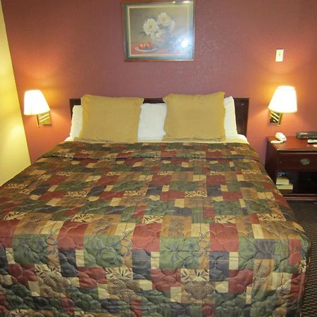 First Western Inn - Fairmont City Luaran gambar