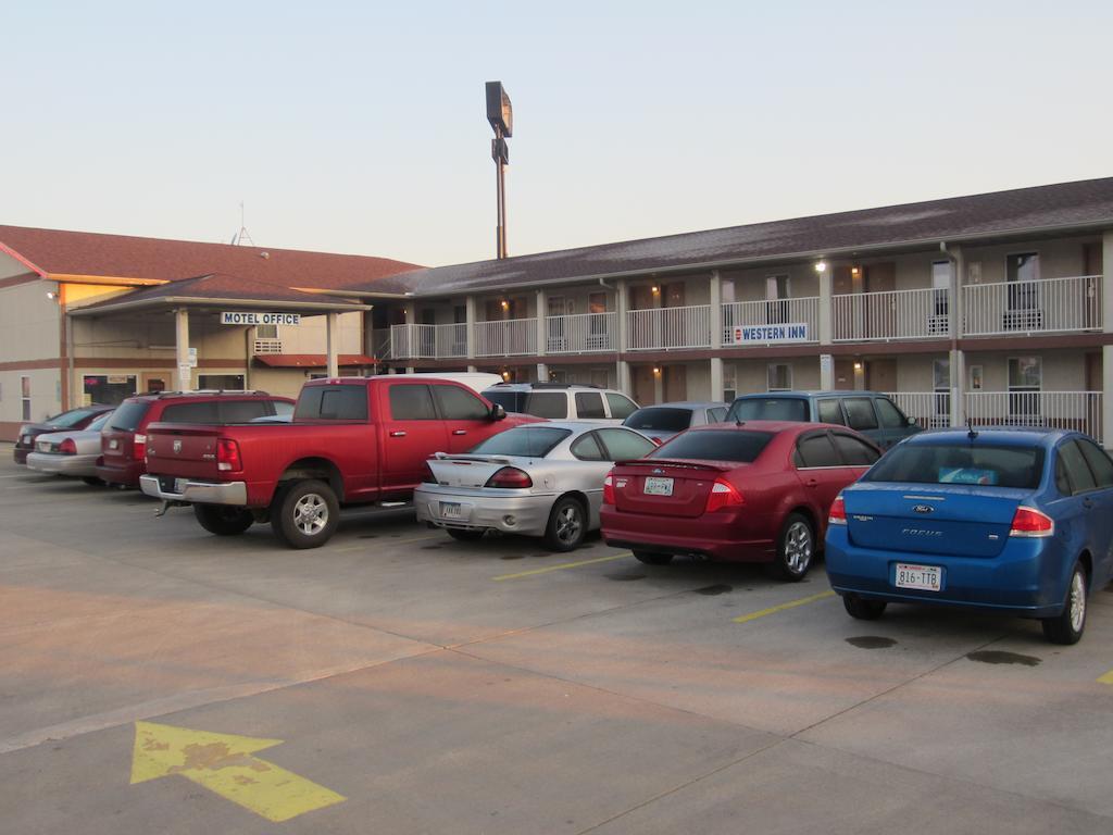 First Western Inn - Fairmont City Luaran gambar