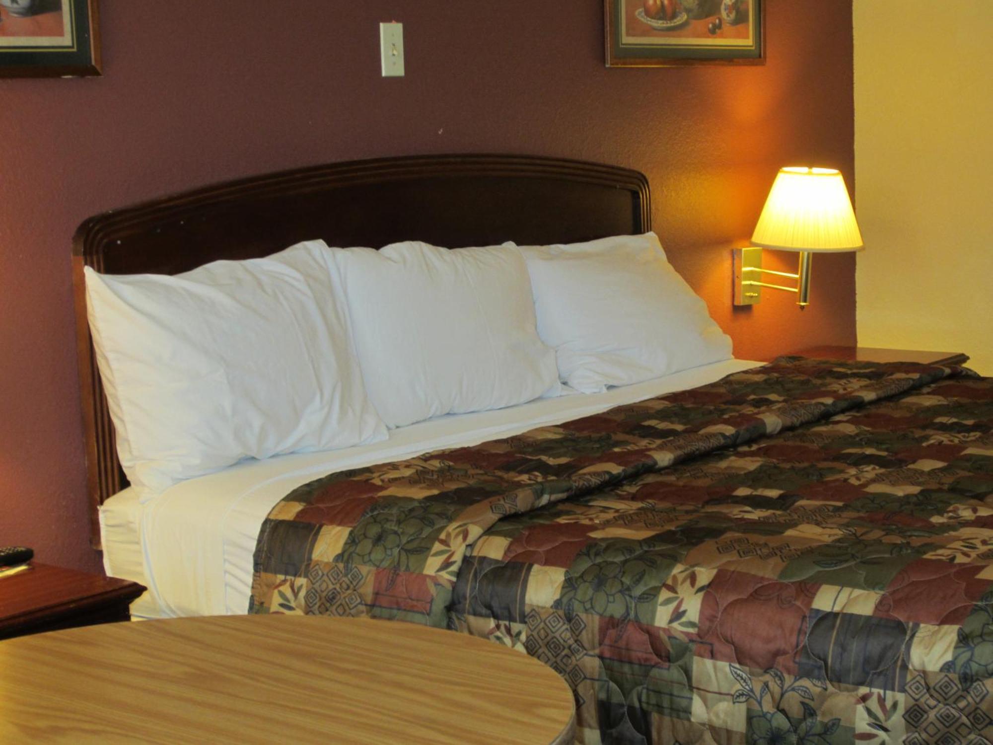 First Western Inn - Fairmont City Luaran gambar