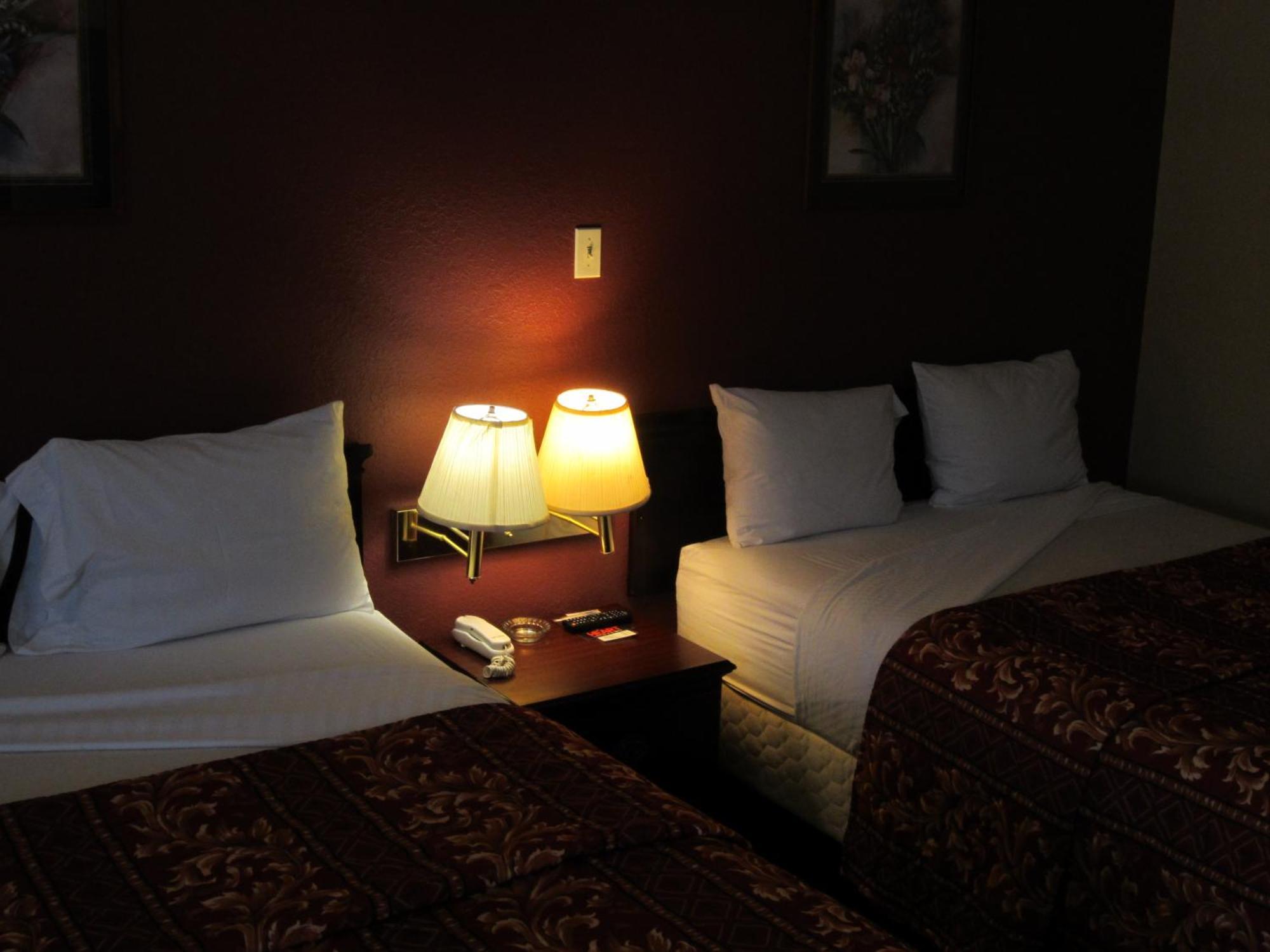 First Western Inn - Fairmont City Bilik gambar