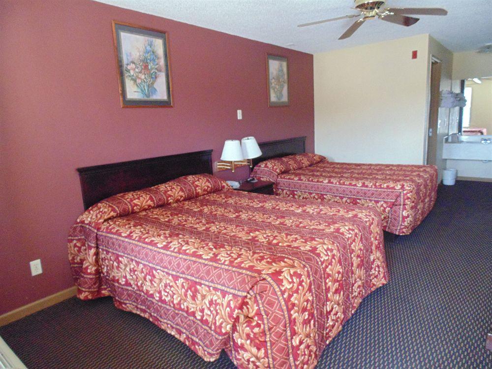 First Western Inn - Fairmont City Luaran gambar