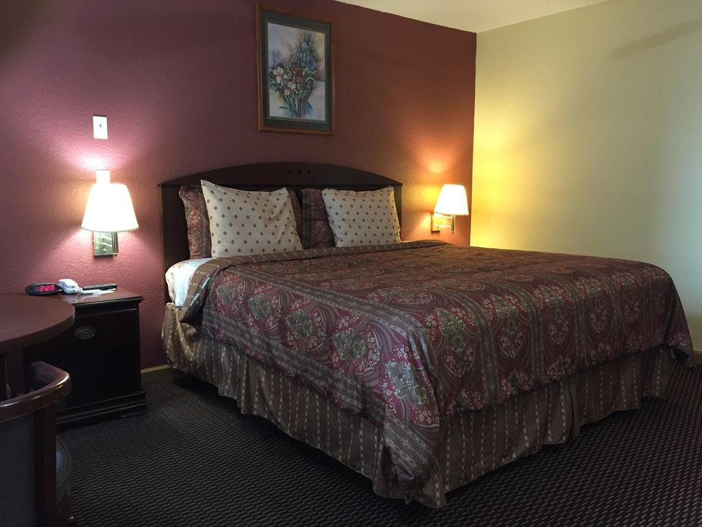 First Western Inn - Fairmont City Luaran gambar