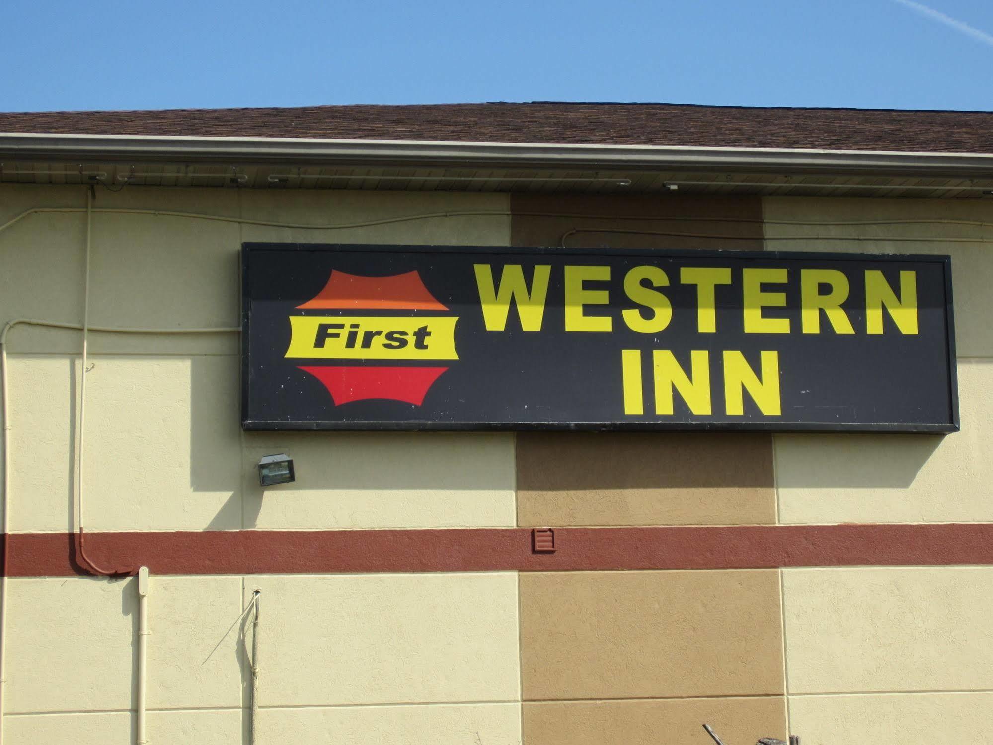 First Western Inn - Fairmont City Luaran gambar