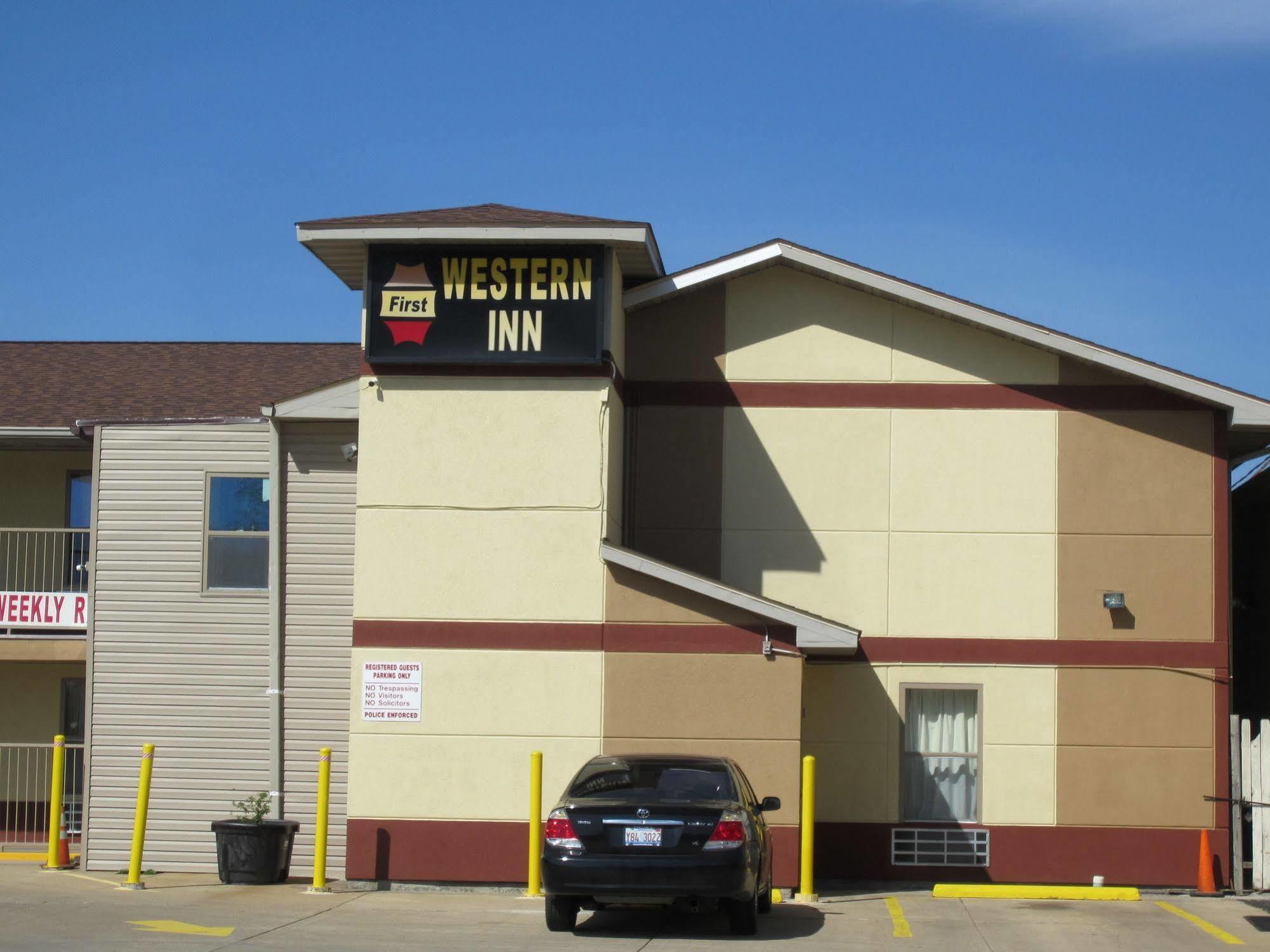 First Western Inn - Fairmont City Luaran gambar