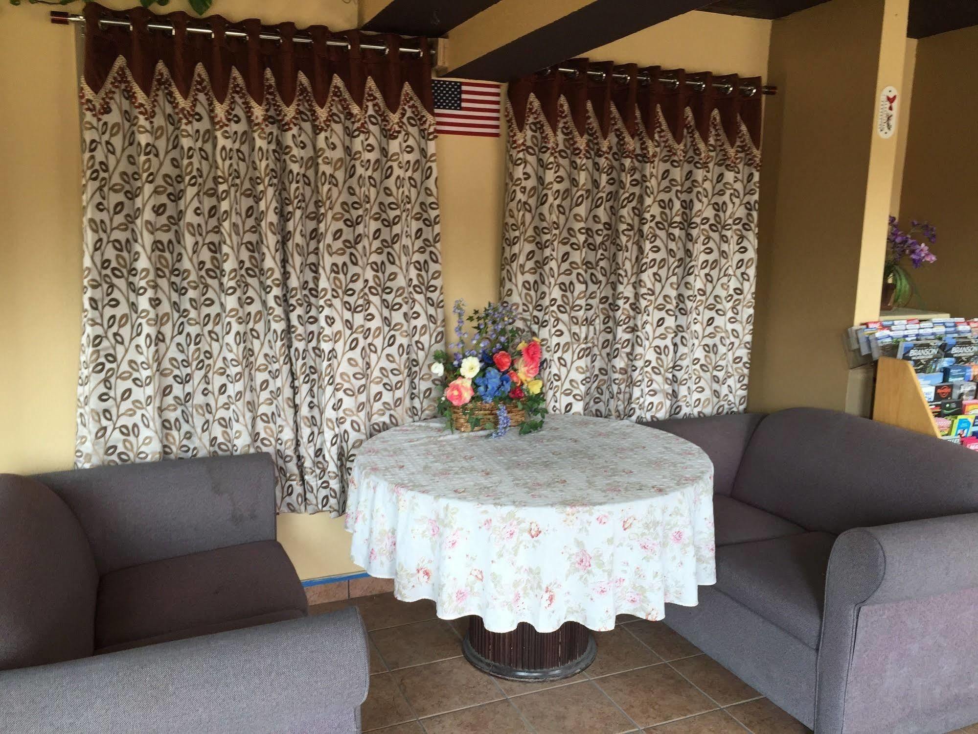 First Western Inn - Fairmont City Luaran gambar