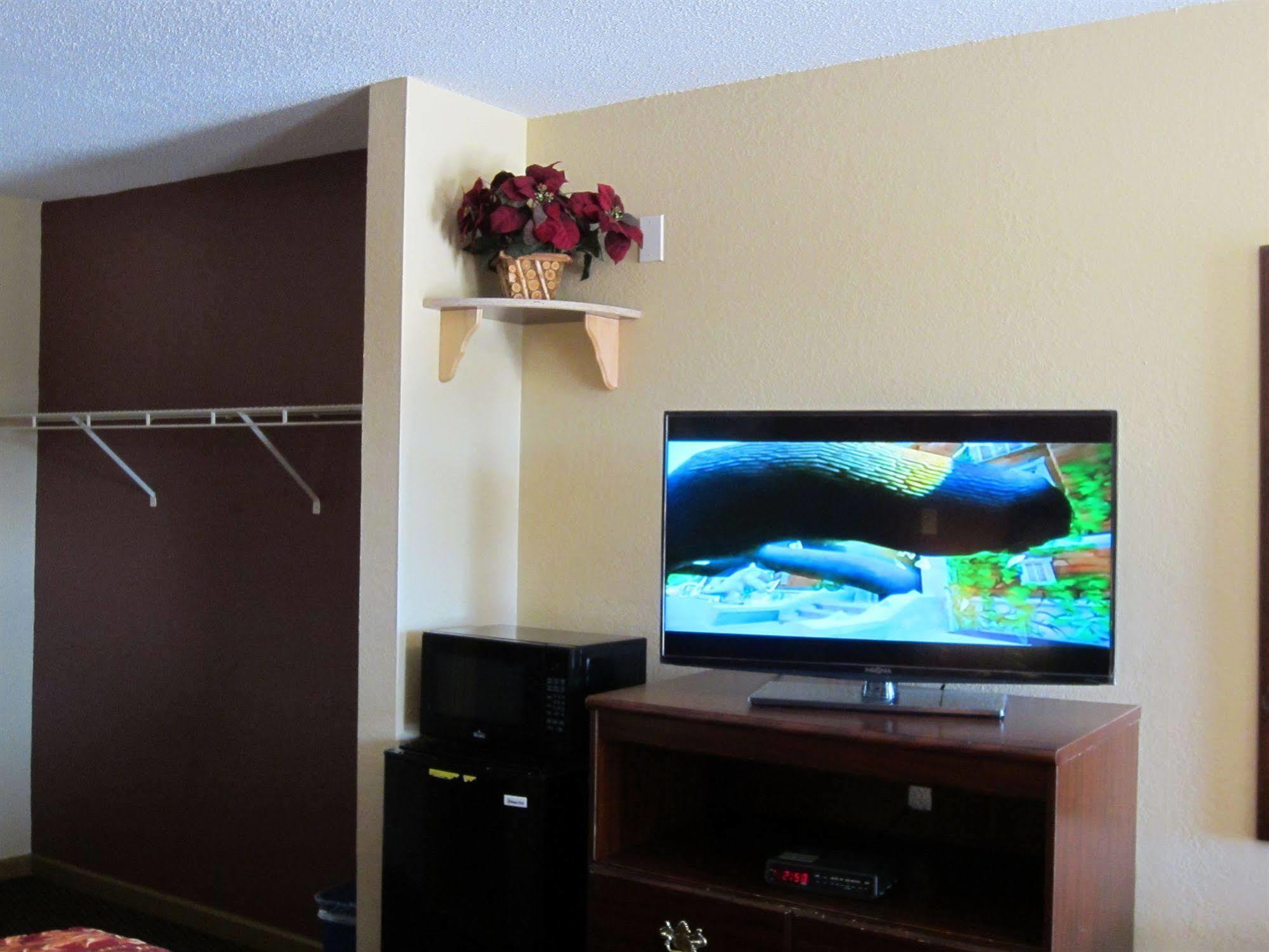 First Western Inn - Fairmont City Luaran gambar