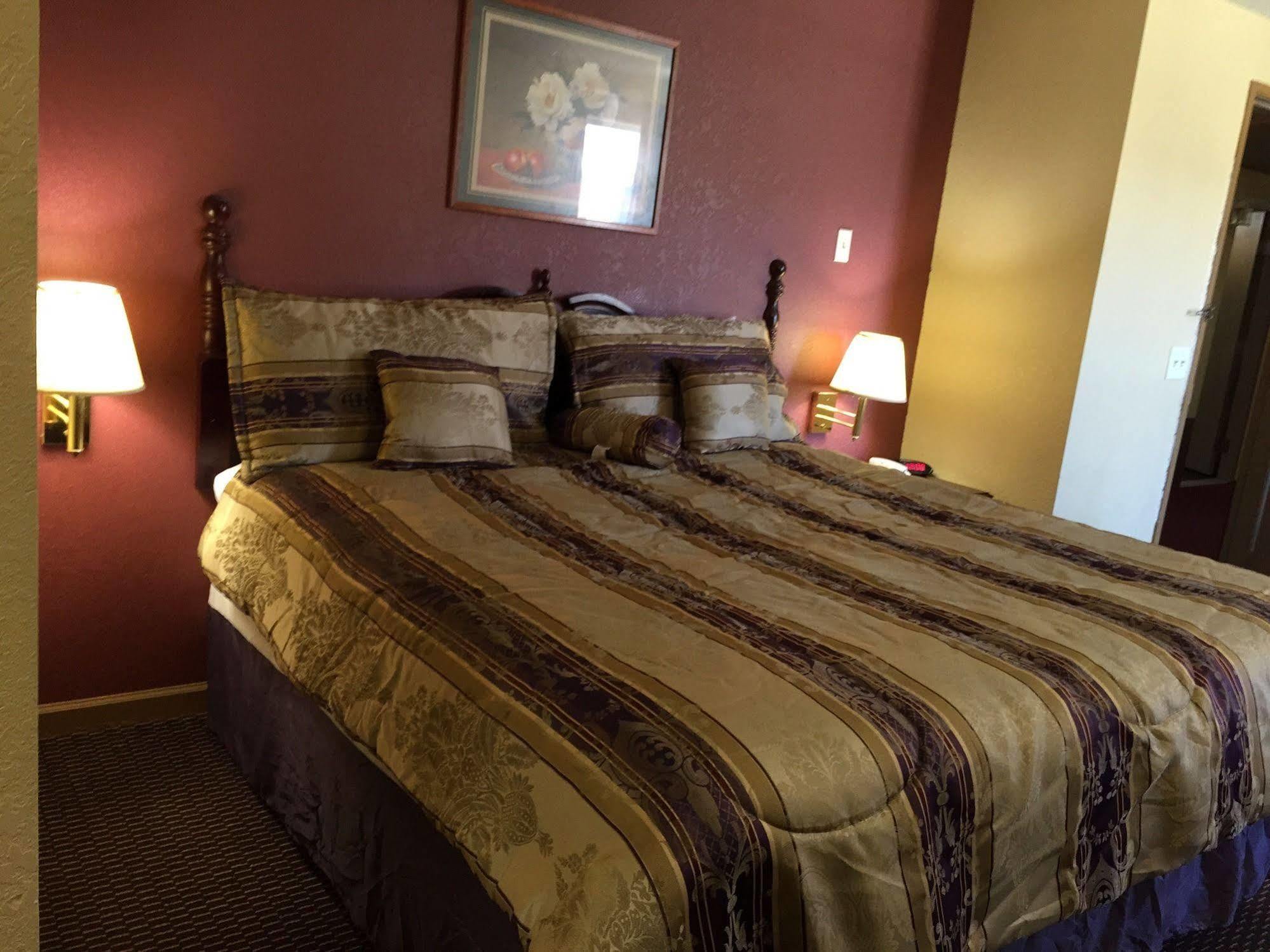 First Western Inn - Fairmont City Luaran gambar