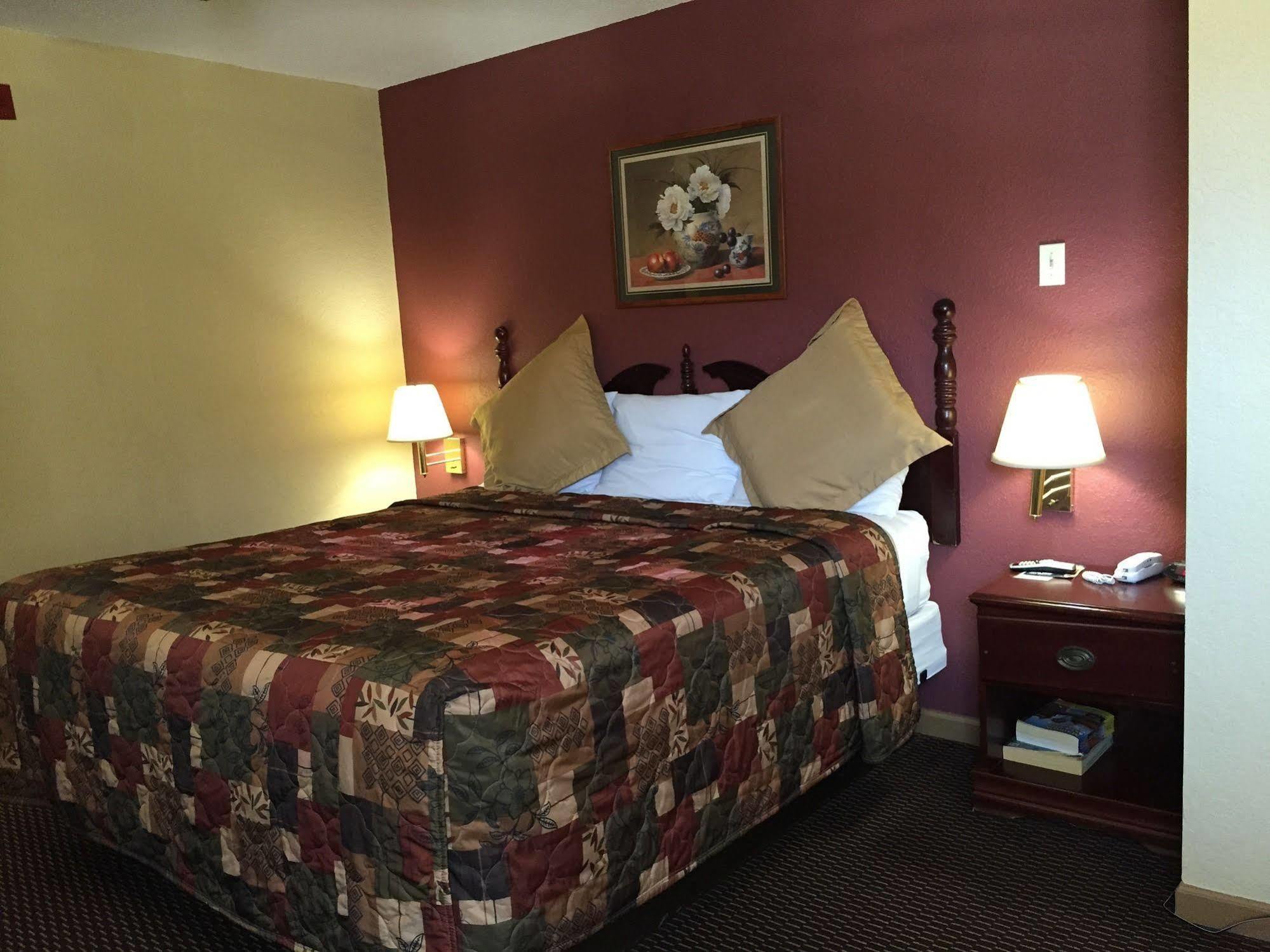 First Western Inn - Fairmont City Luaran gambar